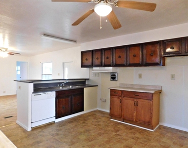 1607 Mallard Lane - Photo Thumbnail 2