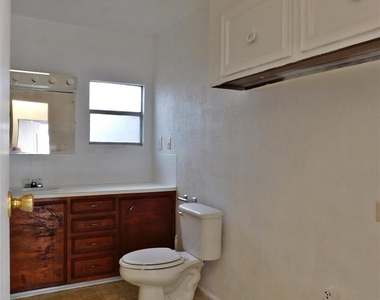 1607 Mallard Lane - Photo Thumbnail 5