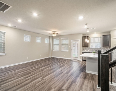 8209 Rising Stream Drive - Photo Thumbnail 10