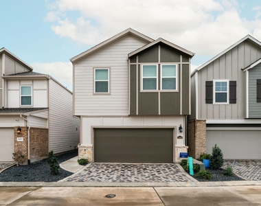 8209 Rising Stream Drive - Photo Thumbnail 2