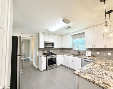 15126 Turkey Creek Drive - Photo Thumbnail 24