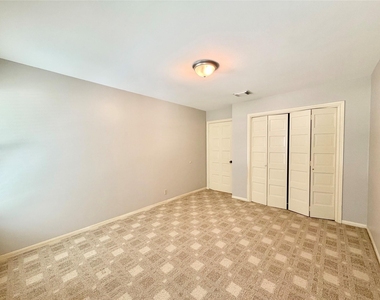 15126 Turkey Creek Drive - Photo Thumbnail 17