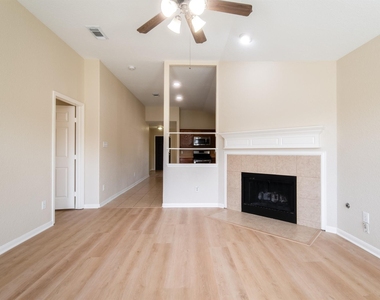 8442 Rollins Bend Lane - Photo Thumbnail 13