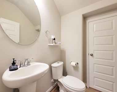 1510 Lakeline Oak Drive - Photo Thumbnail 31