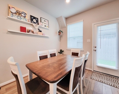 1510 Lakeline Oak Drive - Photo Thumbnail 8