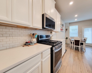1510 Lakeline Oak Drive - Photo Thumbnail 6