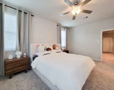 1510 Lakeline Oak Drive - Photo Thumbnail 22