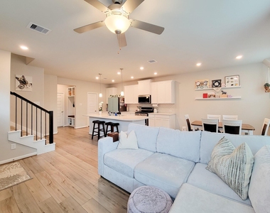 1510 Lakeline Oak Drive - Photo Thumbnail 1