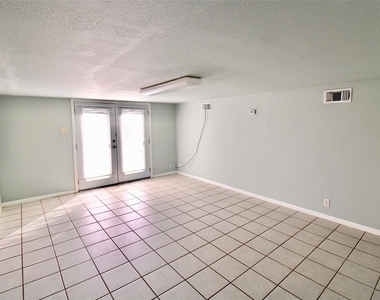 4114 Ave S 1/2 - Photo Thumbnail 5
