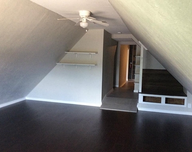 3035 Mosby Drive - Photo Thumbnail 17