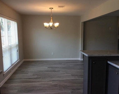 3035 Mosby Drive - Photo Thumbnail 6