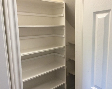 3035 Mosby Drive - Photo Thumbnail 9