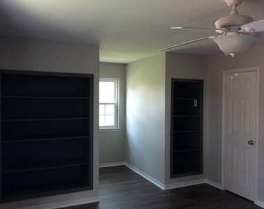 3035 Mosby Drive - Photo Thumbnail 13