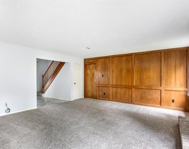 2130 Lake Hills Drive - Photo Thumbnail 16