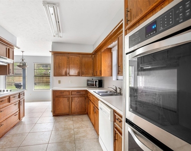 2130 Lake Hills Drive - Photo Thumbnail 10