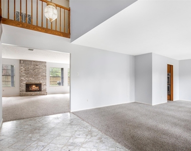 2130 Lake Hills Drive - Photo Thumbnail 4