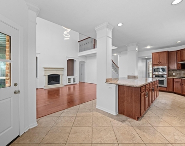 9422 Shelbourne Meadows Drive - Photo Thumbnail 12