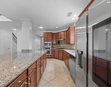9422 Shelbourne Meadows Drive - Photo Thumbnail 18