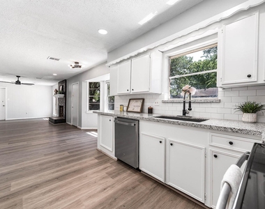 9014 Landwood Drive - Photo Thumbnail 10