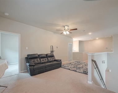 21029 Crinet Sq St - Photo Thumbnail 23