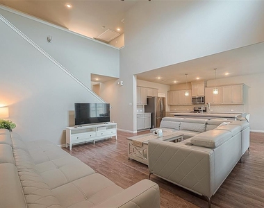 21029 Crinet Sq St - Photo Thumbnail 6