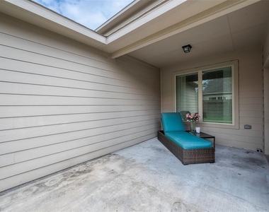 21029 Crinet Sq St - Photo Thumbnail 42