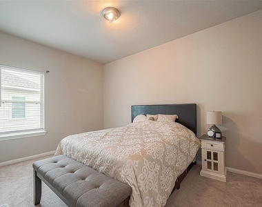 21029 Crinet Sq St - Photo Thumbnail 27
