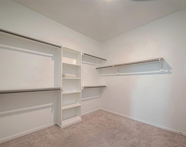21029 Crinet Sq St - Photo Thumbnail 37