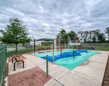 21029 Crinet Sq St - Photo Thumbnail 44