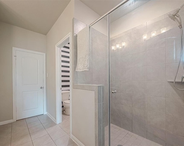 21029 Crinet Sq St - Photo Thumbnail 35