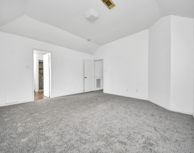 2904 Piccadilly Circus Street - Photo Thumbnail 15