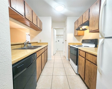 2 Redberry Court - Photo Thumbnail 3