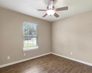 10731 Royal Terrell Drive - Photo Thumbnail 24