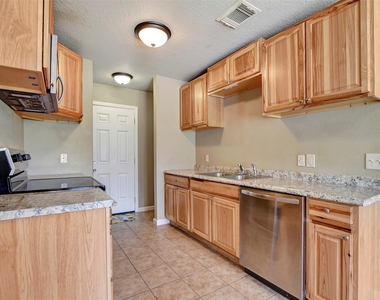 10731 Royal Terrell Drive - Photo Thumbnail 12