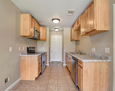 10731 Royal Terrell Drive - Photo Thumbnail 9