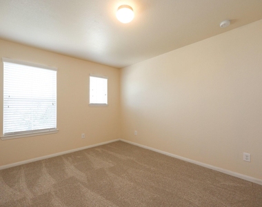 4155 Falvel Cove Drive - Photo Thumbnail 13