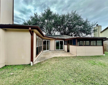 8514 Fawn Terrace Drive - Photo Thumbnail 20