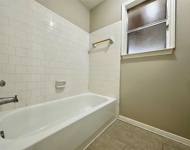 8514 Fawn Terrace Drive - Photo Thumbnail 9