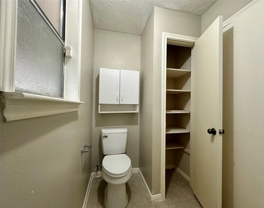 8514 Fawn Terrace Drive - Photo Thumbnail 7