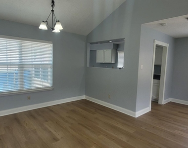 4523 Stallion Brook Lane - Photo Thumbnail 2