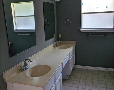 4523 Stallion Brook Lane - Photo Thumbnail 9