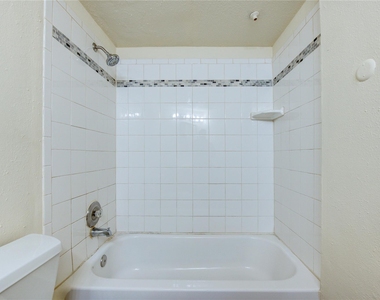 10811 Richmond Avenue - Photo Thumbnail 26