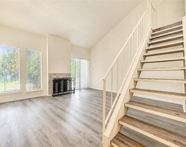 10811 Richmond Avenue - Photo Thumbnail 17