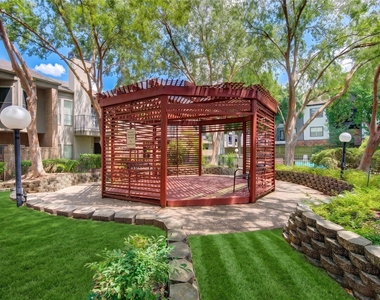 10811 Richmond Avenue - Photo Thumbnail 33