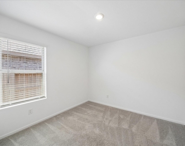 21583 Casavatore Dr - Photo Thumbnail 14