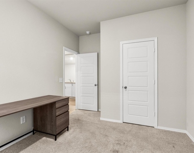 2637 Shady Cedar Court - Photo Thumbnail 18