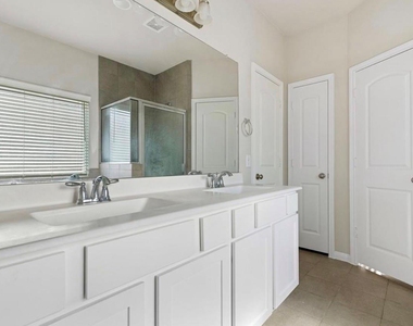 6222 Prince Place Drive - Photo Thumbnail 12