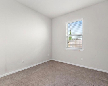 6222 Prince Place Drive - Photo Thumbnail 17