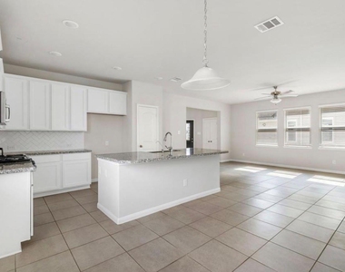 6222 Prince Place Drive - Photo Thumbnail 7