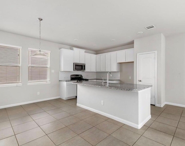6222 Prince Place Drive - Photo Thumbnail 6